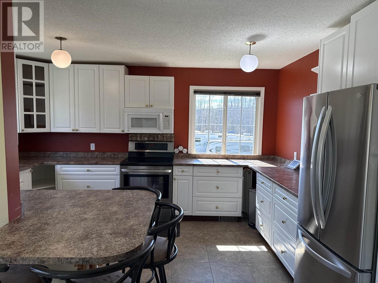 












911 HESKETH ROAD

,
Quesnel,




British Columbia
V2J7H6

