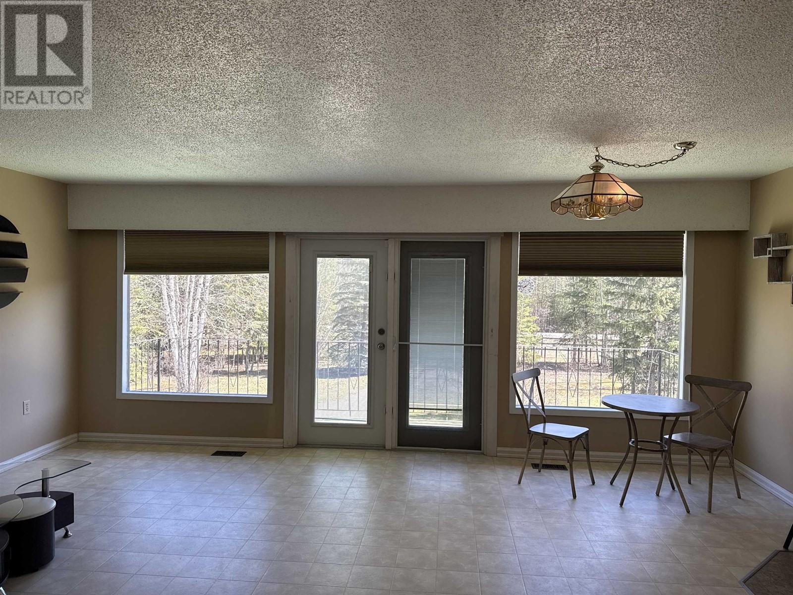 












911 HESKETH ROAD

,
Quesnel,




British Columbia
V2J7H6

