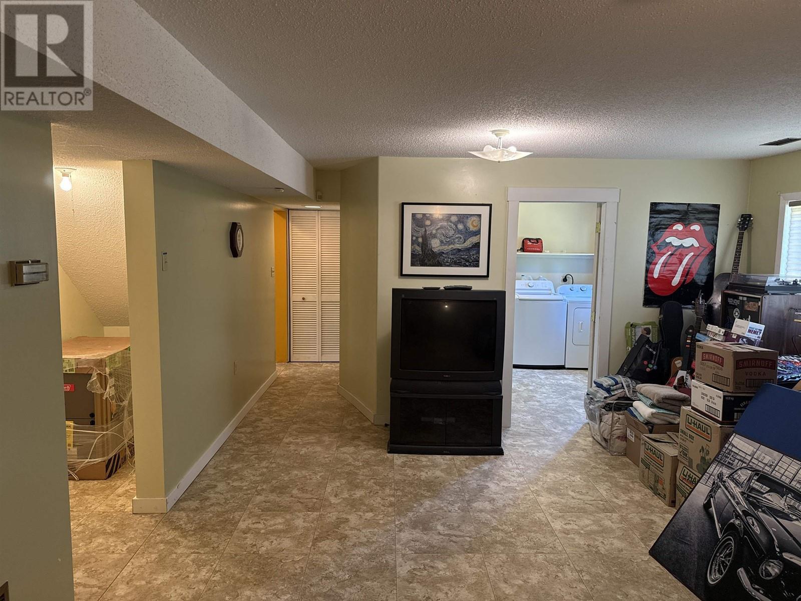 












911 HESKETH ROAD

,
Quesnel,




British Columbia
V2J7H6

