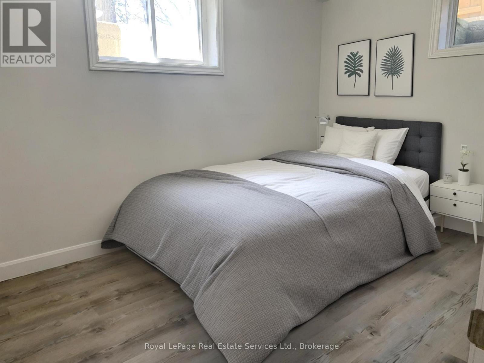 












2 - 1033 GARDNER AVENUE

,
Mississauga (Lakeview),




Ontario
L5E1B5


