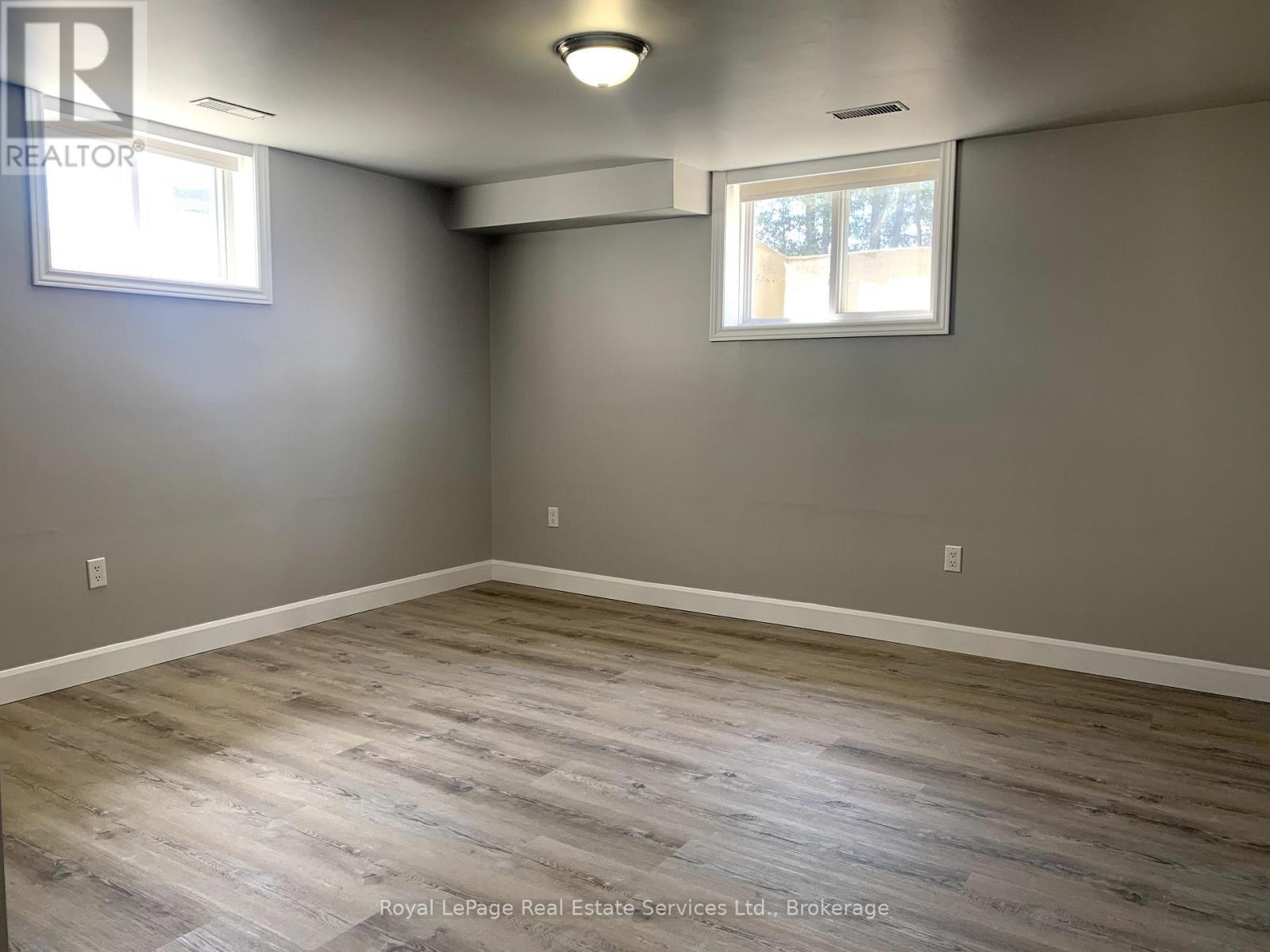 












2 - 1033 GARDNER AVENUE

,
Mississauga (Lakeview),




Ontario
L5E1B5

