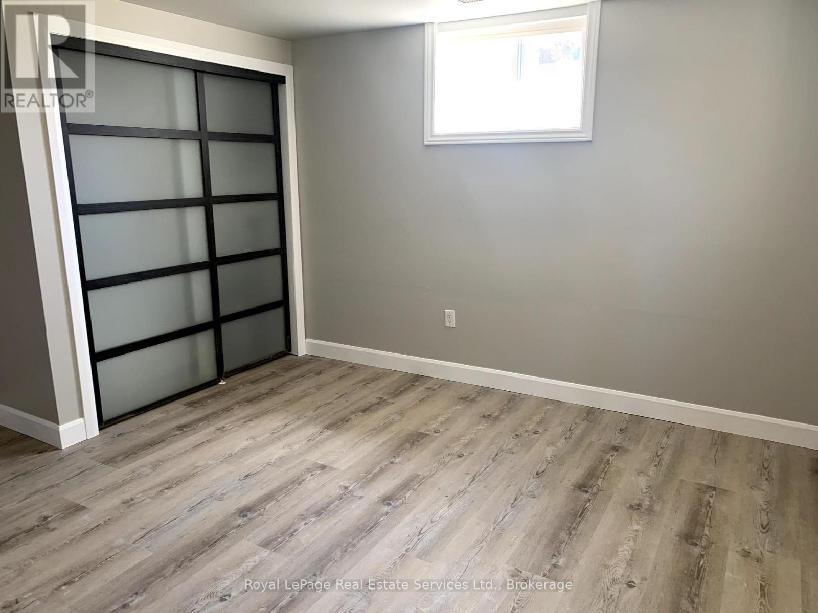 












2 - 1033 GARDNER AVENUE

,
Mississauga (Lakeview),




Ontario
L5E1B5

