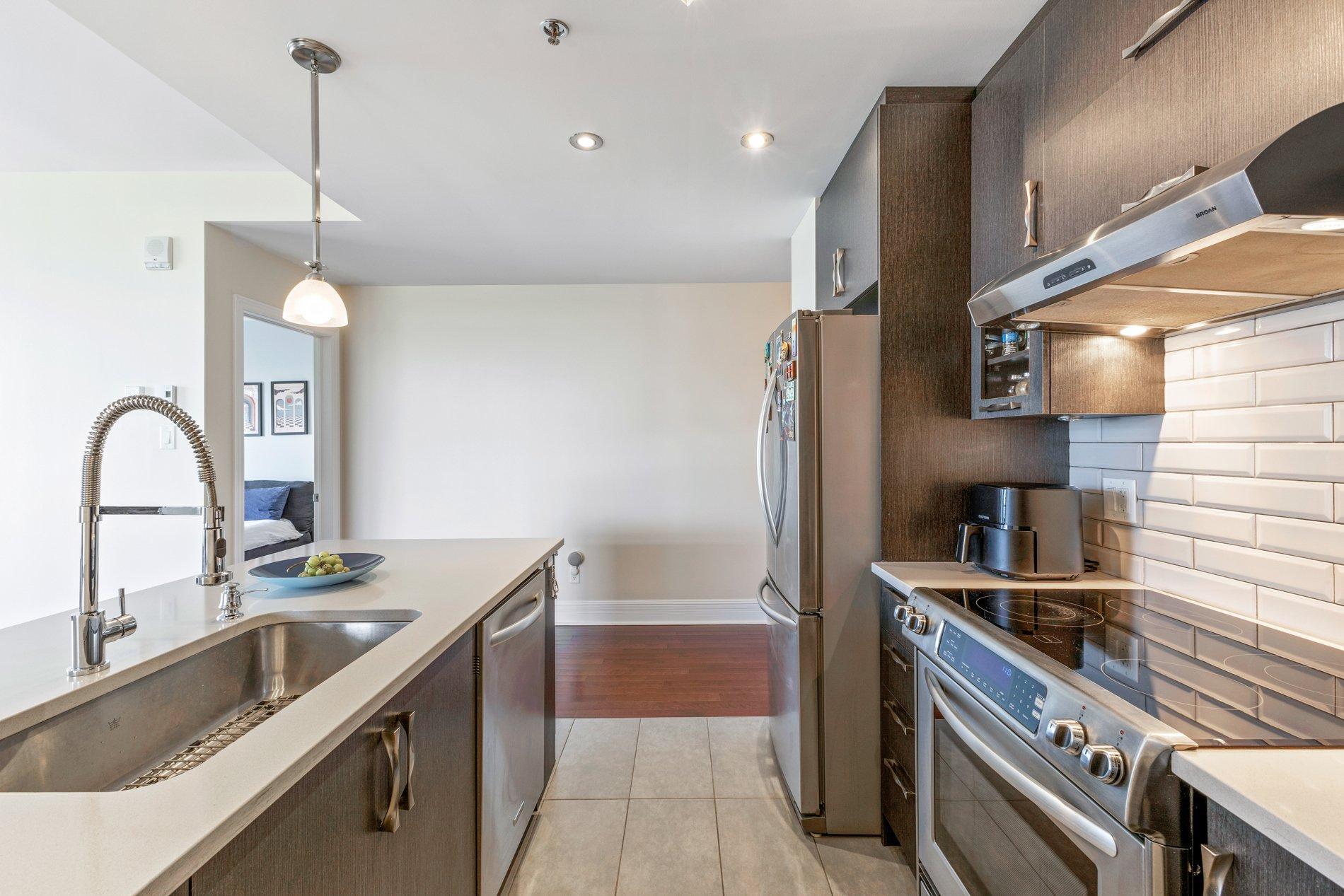 









2865


Av. du Cosmodôme

, 306,
Laval (Chomedey),




QC
H7T0G6

