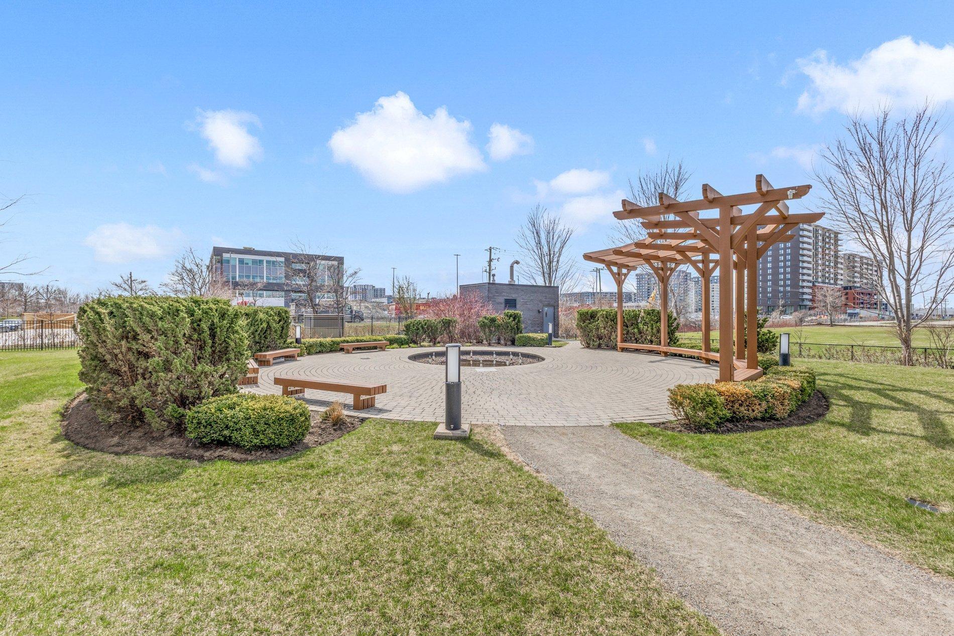 









2865


Av. du Cosmodôme

, 306,
Laval (Chomedey),




QC
H7T0G6

