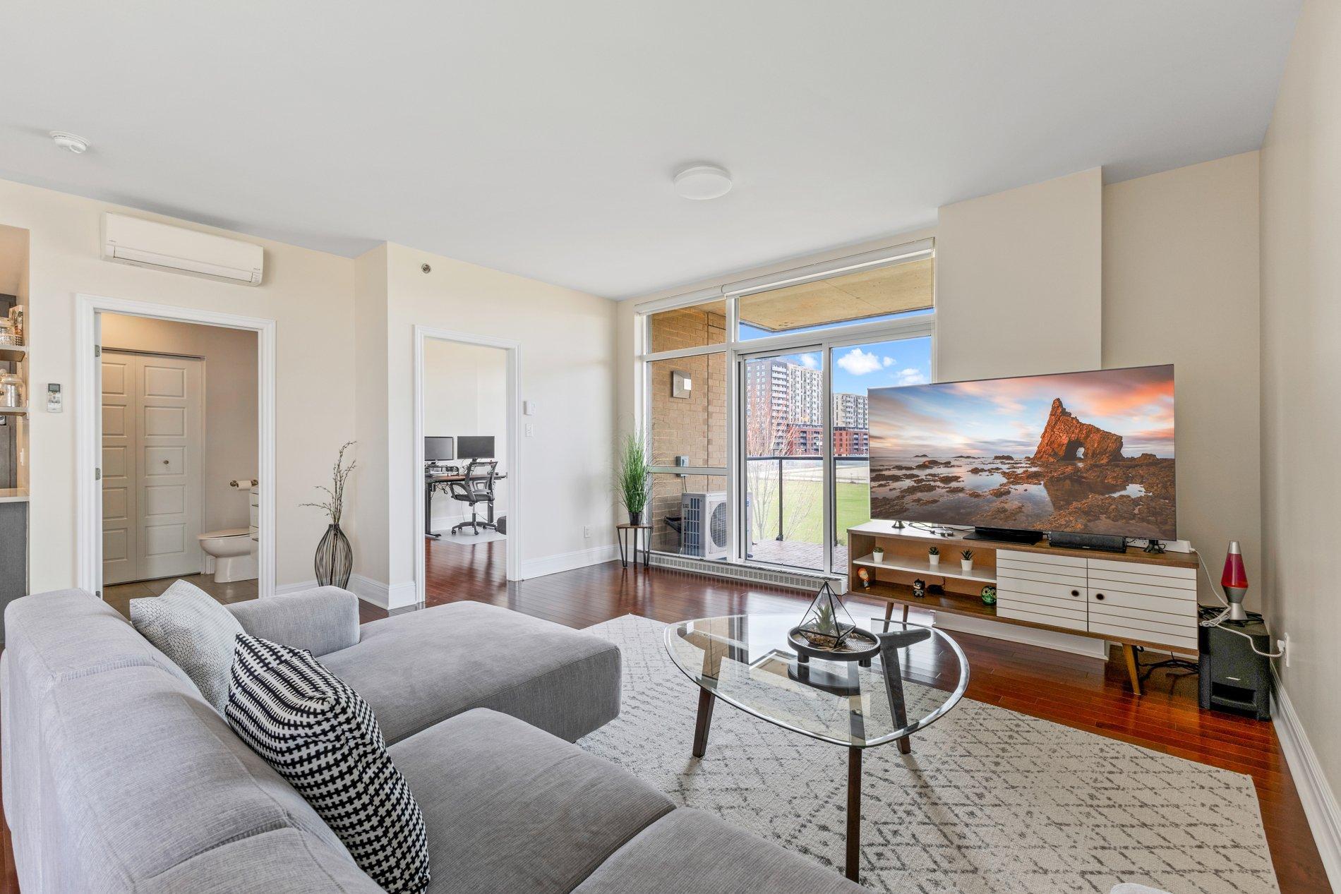 









2865


Av. du Cosmodôme

, 306,
Laval (Chomedey),




QC
H7T0G6

