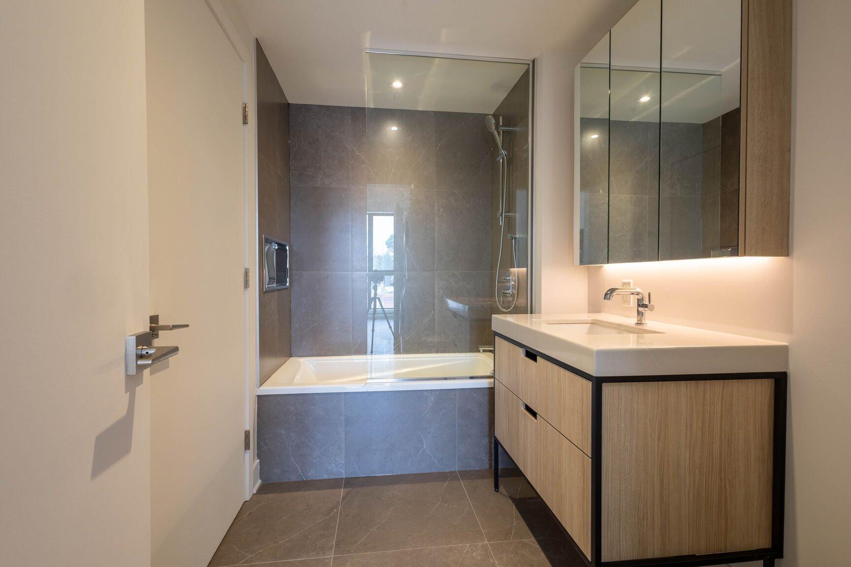 









200


Rue Marie-Charles-Le Moyne

, 218,
Longueuil (Le Vieux-Longueuil),




QC
J4K8C2

