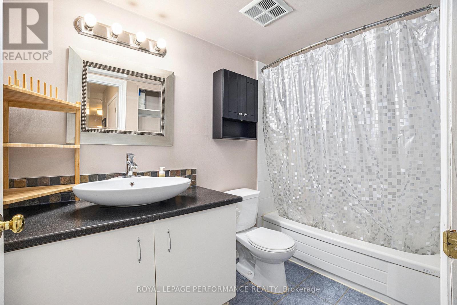 












105 - 318 LORRY GREENBERG DRIVE

,
Ottawa,




Ontario
K1T2R5

