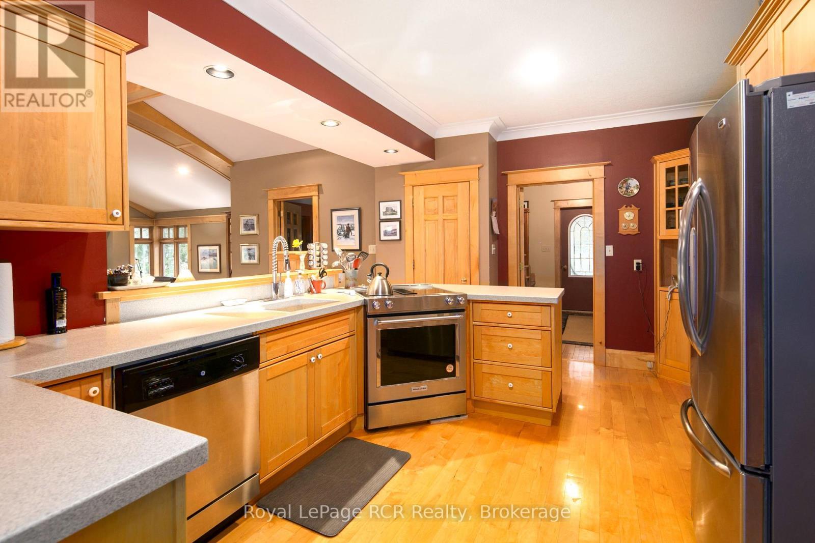 












635317 EUPHRASIA-HOLLAND TOWNLINE

,
Grey Highlands,







Ontario
N0C1H0

