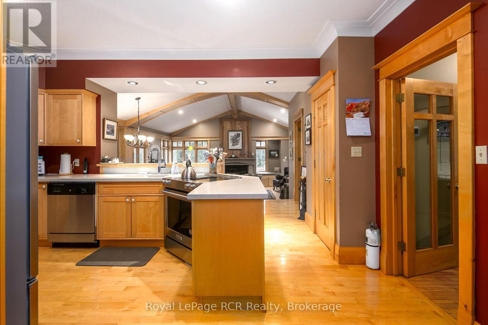 












635317 EUPHRASIA-HOLLAND TOWNLINE

,
Grey Highlands,







Ontario
N0C1H0

