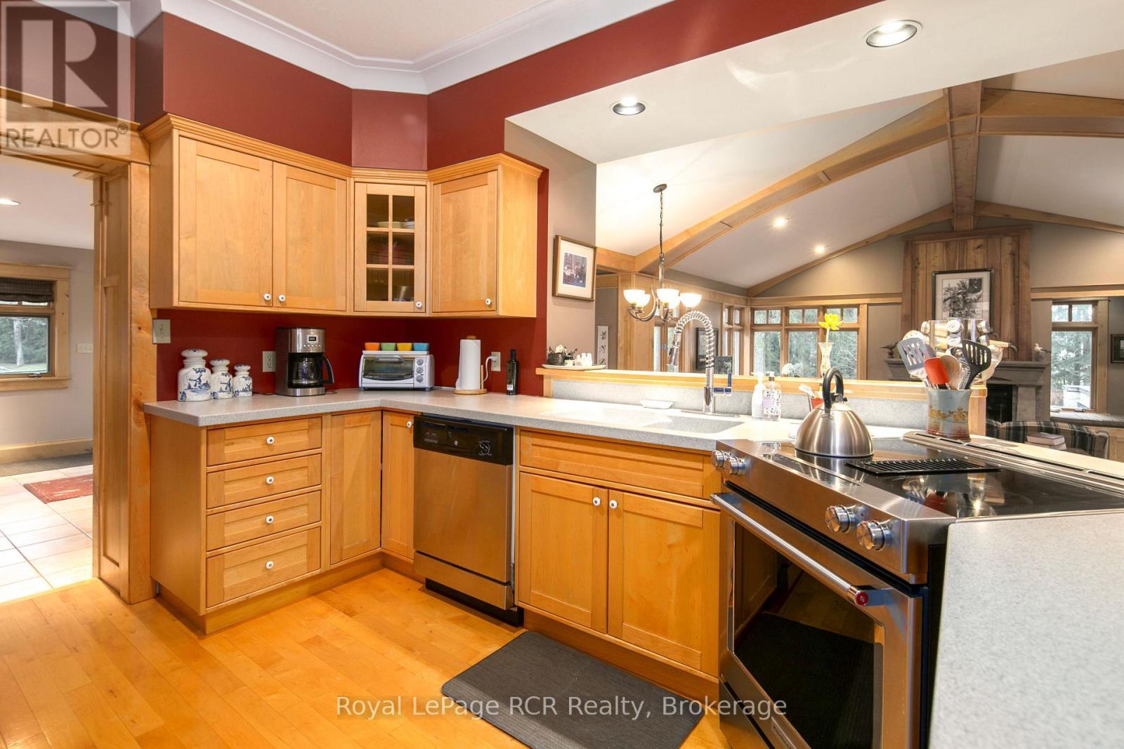 












635317 EUPHRASIA-HOLLAND TOWNLINE

,
Grey Highlands,







Ontario
N0C1H0

