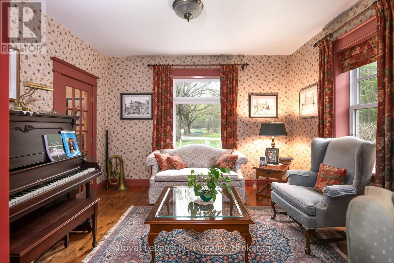 












635317 EUPHRASIA-HOLLAND TOWNLINE

,
Grey Highlands,







Ontario
N0C1H0

