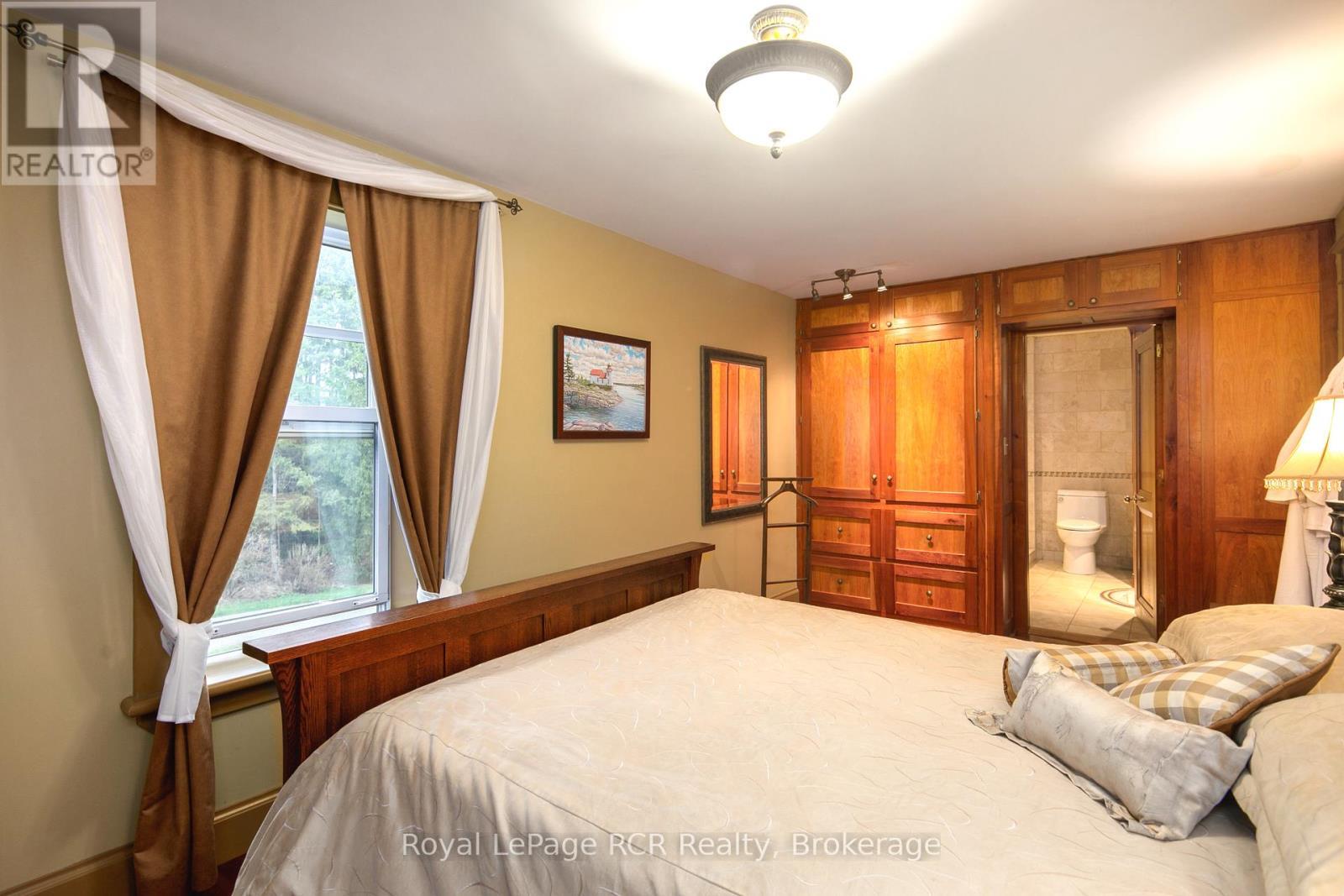 












635317 EUPHRASIA-HOLLAND TOWNLINE

,
Grey Highlands,







Ontario
N0C1H0

