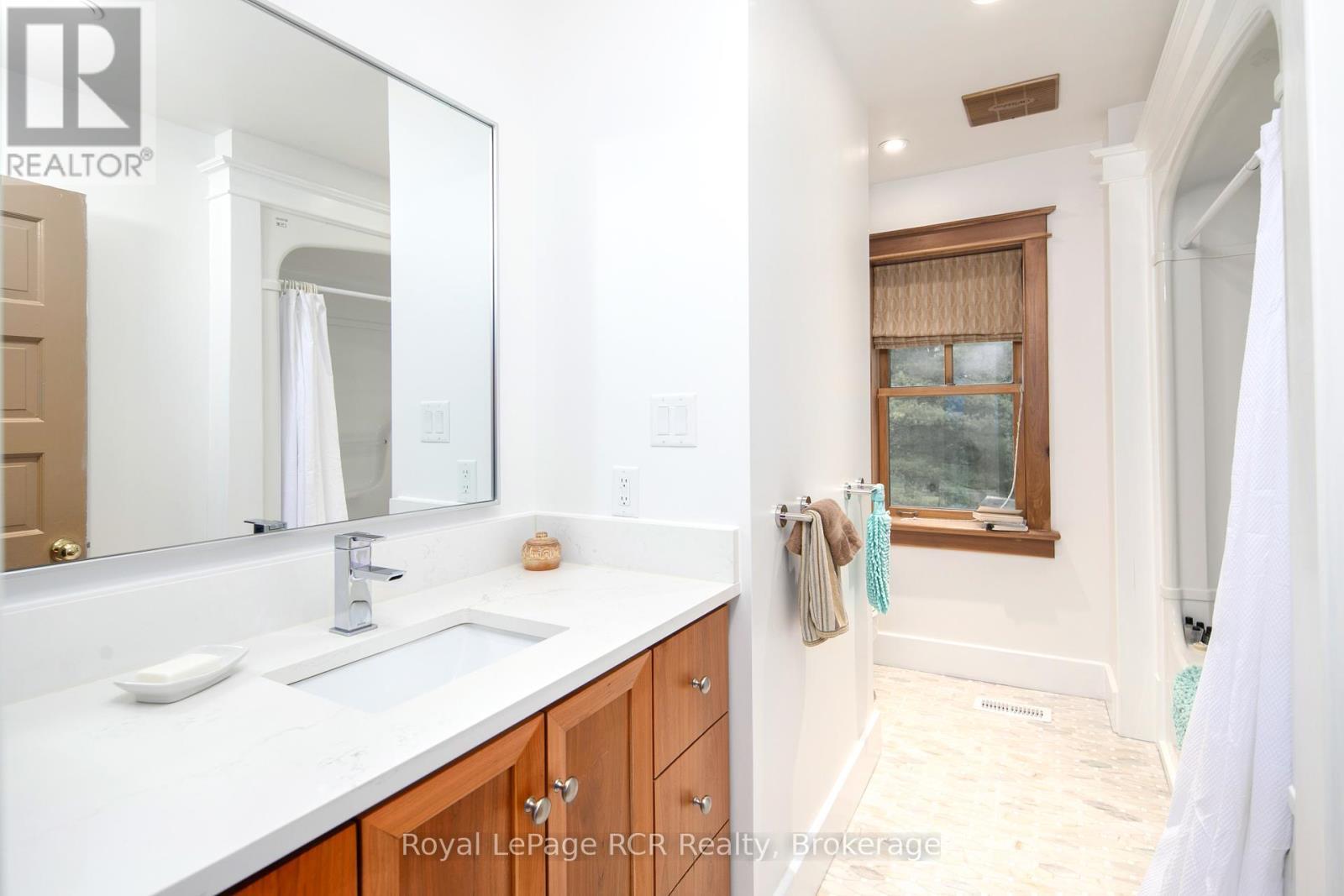












635317 EUPHRASIA-HOLLAND TOWNLINE

,
Grey Highlands,







Ontario
N0C1H0

