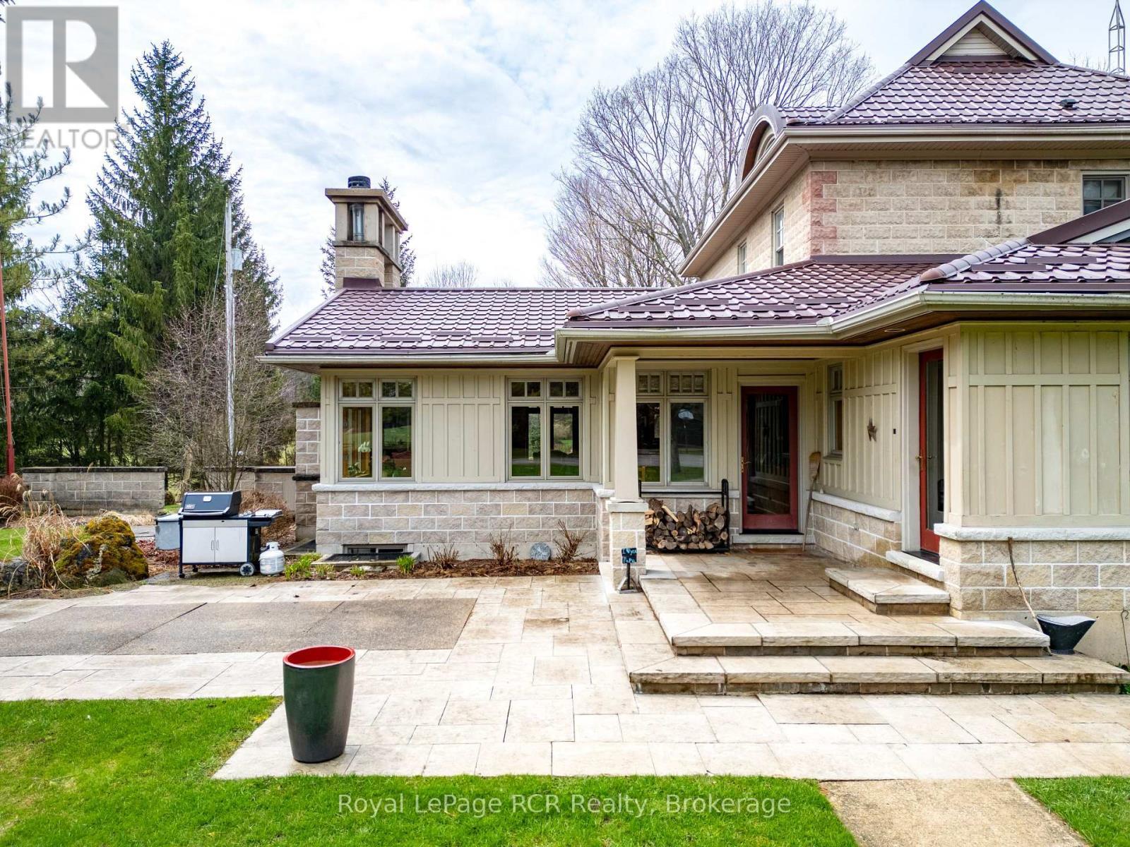 












635317 EUPHRASIA-HOLLAND TOWNLINE

,
Grey Highlands,







Ontario
N0C1H0

