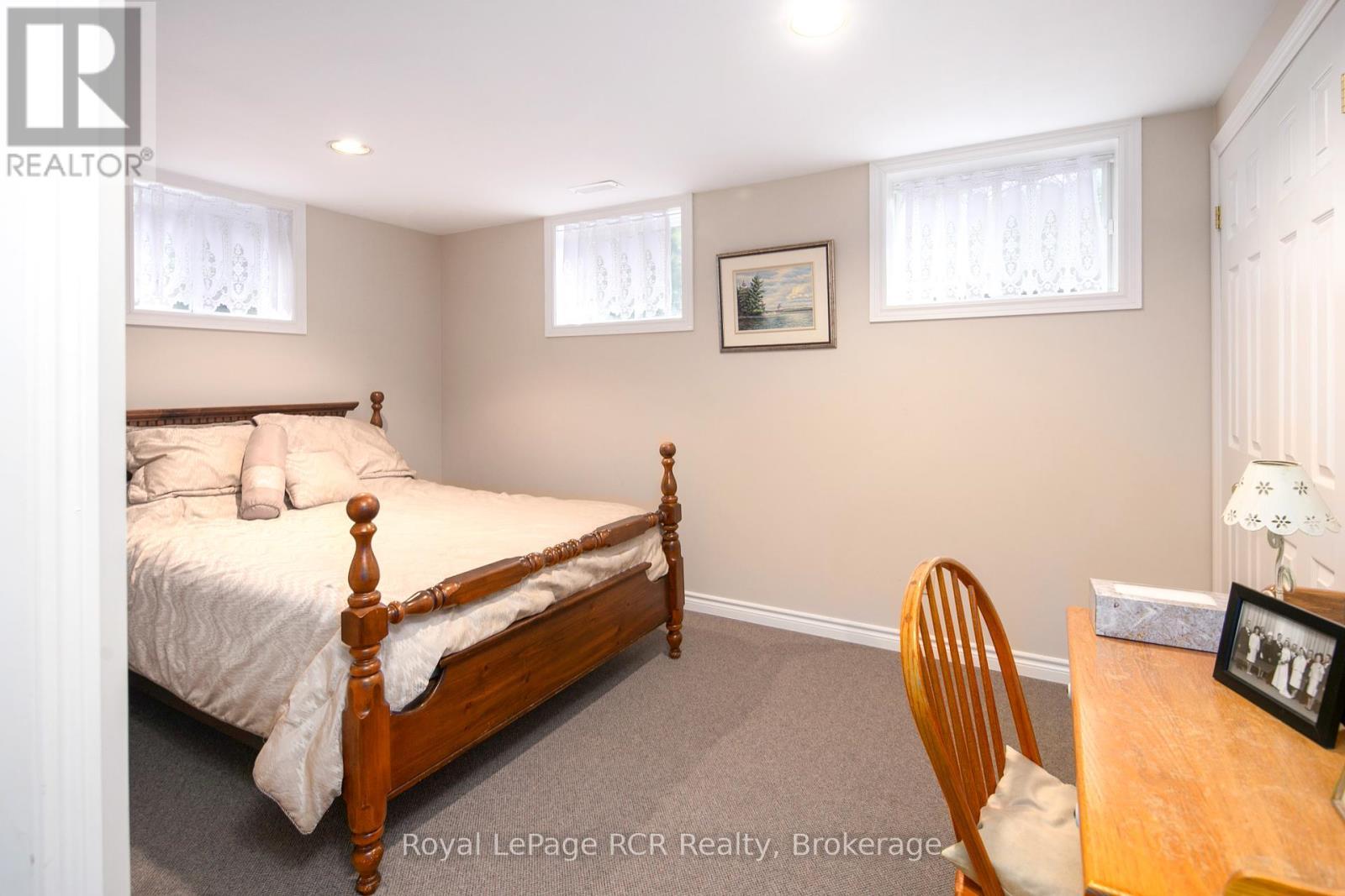 












635317 EUPHRASIA-HOLLAND TOWNLINE

,
Grey Highlands,







Ontario
N0C1H0

