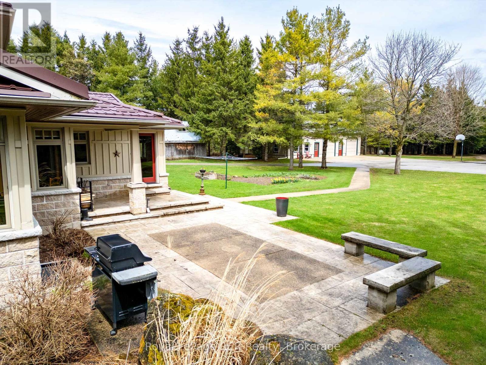 












635317 EUPHRASIA-HOLLAND TOWNLINE

,
Grey Highlands,







Ontario
N0C1H0

