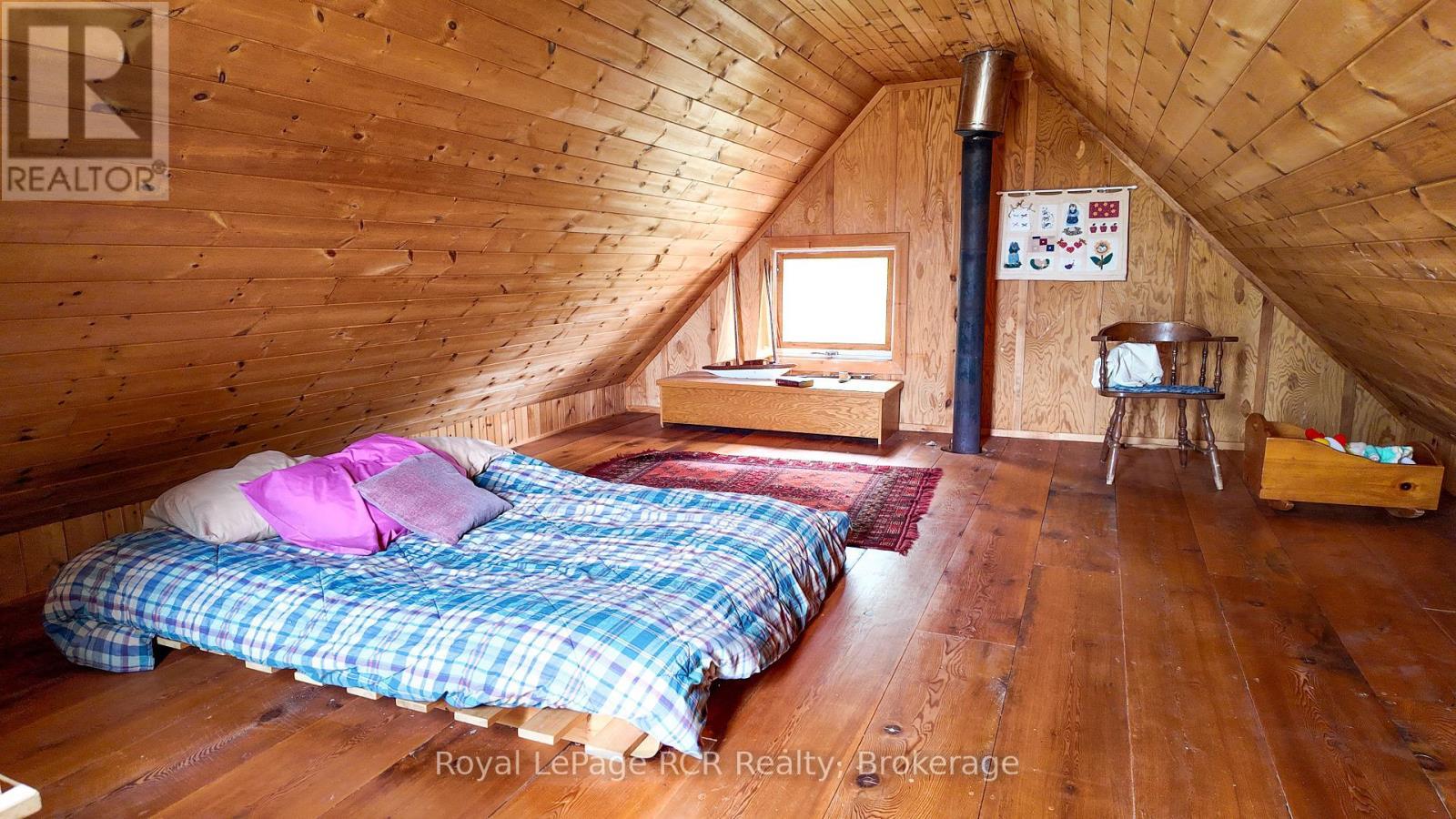 












635317 EUPHRASIA-HOLLAND TOWNLINE

,
Grey Highlands,







Ontario
N0C1H0

