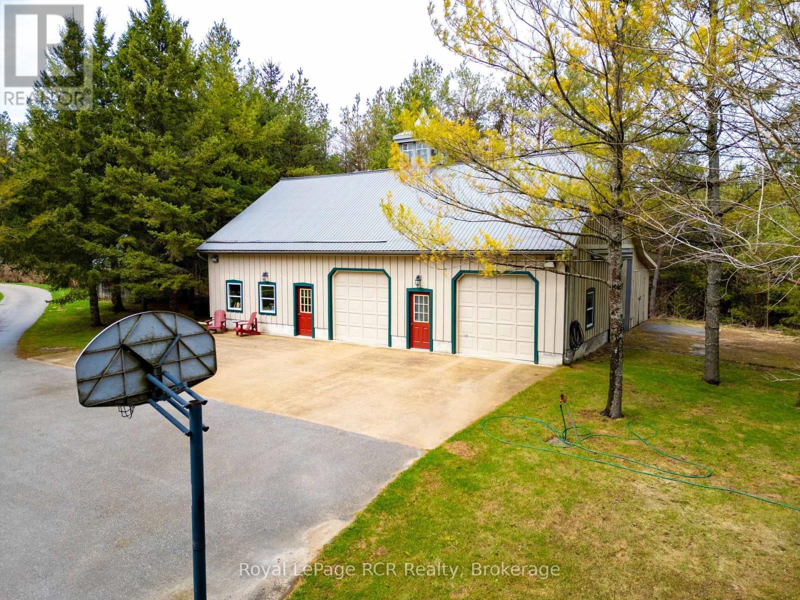 












635317 EUPHRASIA-HOLLAND TOWNLINE

,
Grey Highlands,







Ontario
N0C1H0

