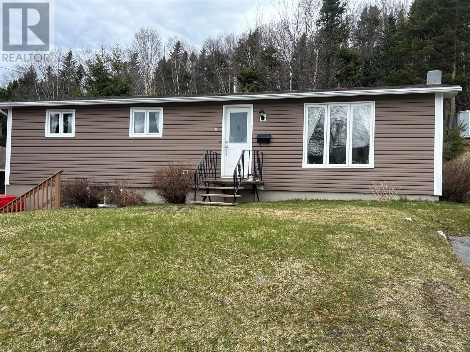 












41 Lomond Street

,
Corner Brook,




Newfoundland & Labrador
A2H3B1

