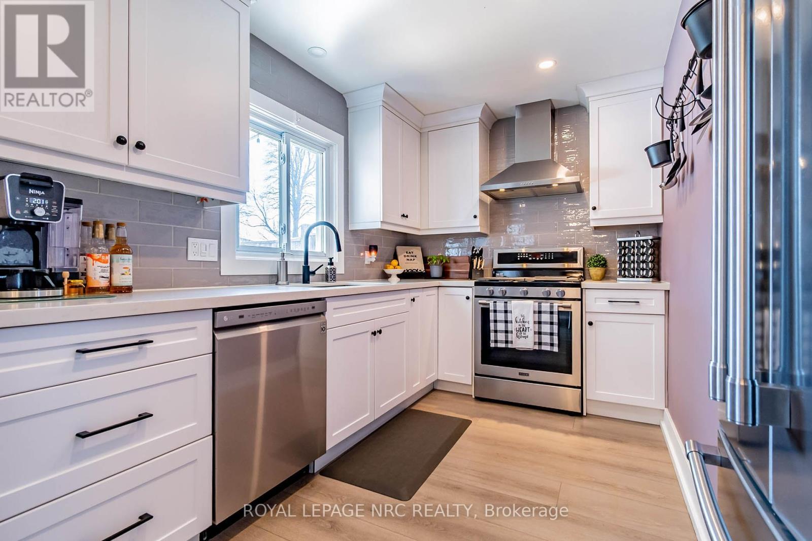 












6080 KEITH STREET

,
Niagara Falls (Church's Lane),




Ontario
L2J1K2


