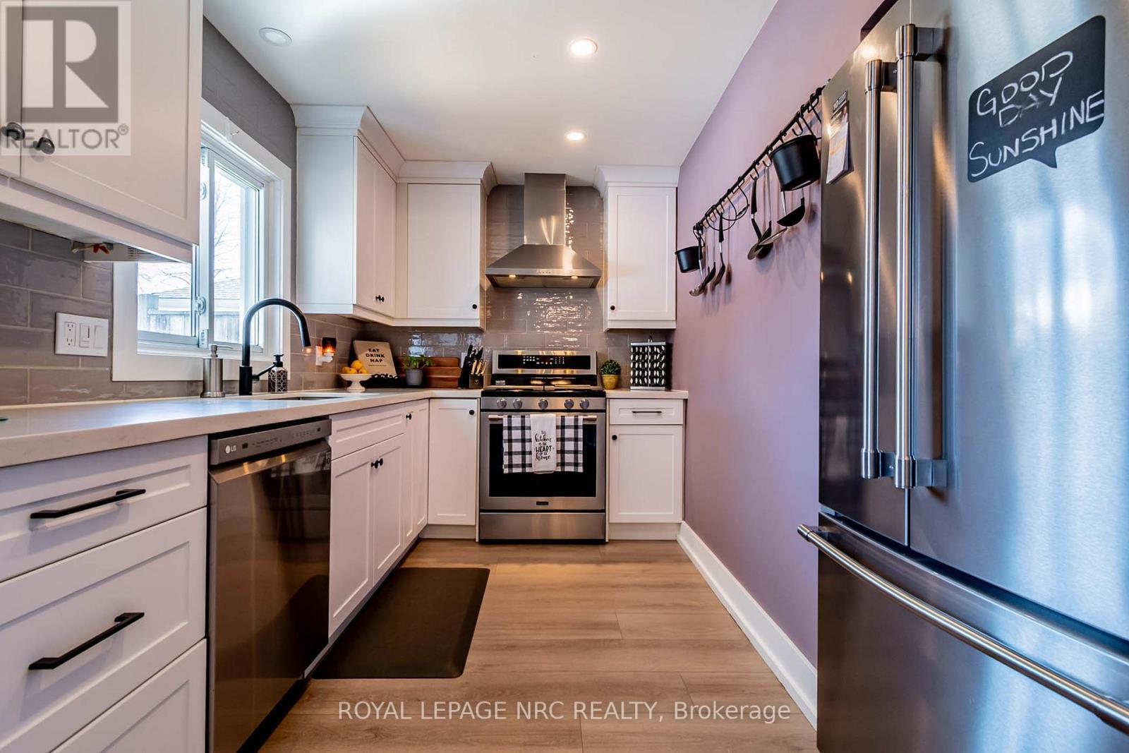 












6080 KEITH STREET

,
Niagara Falls (Church's Lane),




Ontario
L2J1K2

