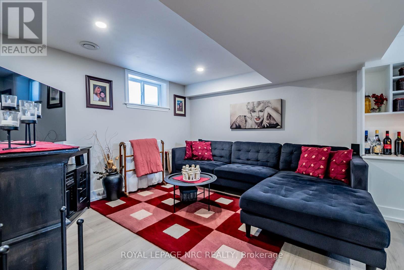 












6080 KEITH STREET

,
Niagara Falls (Church's Lane),




Ontario
L2J1K2

