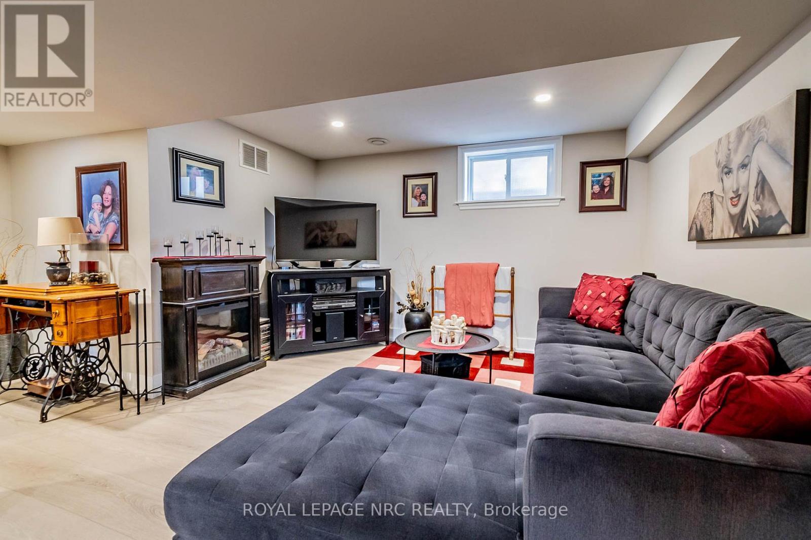 












6080 KEITH STREET

,
Niagara Falls (Church's Lane),




Ontario
L2J1K2

