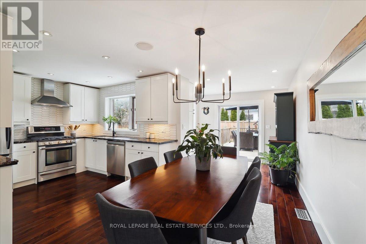 












856 TEAL DRIVE

,
Burlington,




Ontario
L7T2Y7

