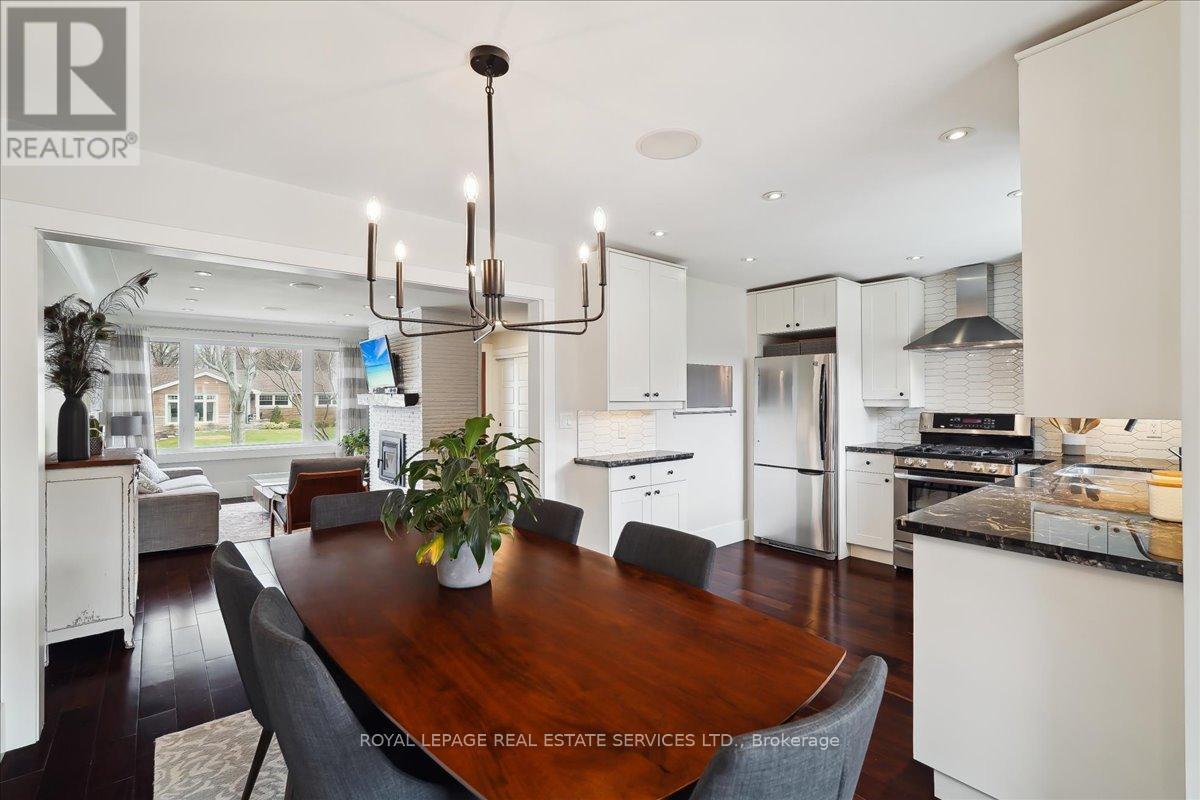 












856 TEAL DRIVE

,
Burlington,




Ontario
L7T2Y7

