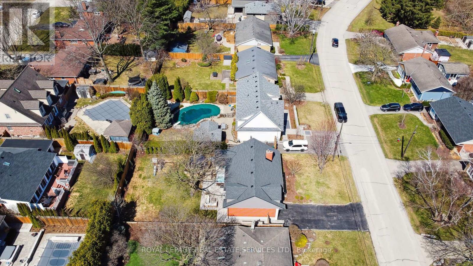 












856 TEAL DRIVE

,
Burlington,




Ontario
L7T2Y7

