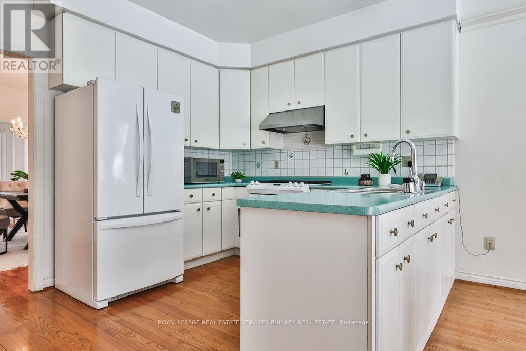 












3952 ROLLING VALLEY DRIVE

,
Mississauga,




Ontario
L5L5V9

