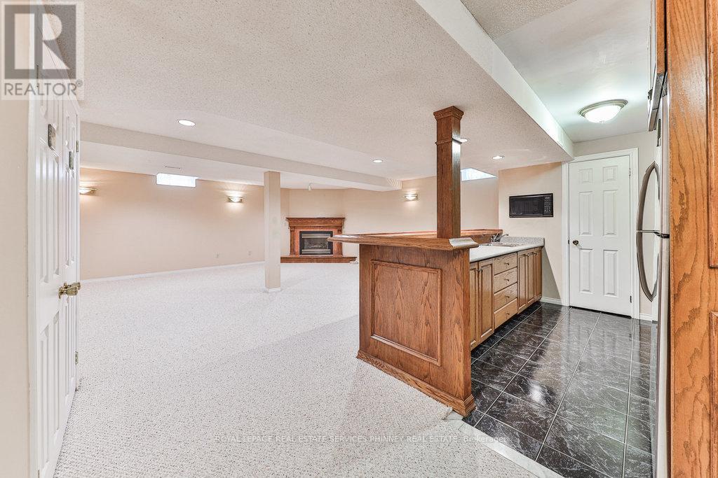 












3952 ROLLING VALLEY DRIVE

,
Mississauga,




Ontario
L5L5V9

