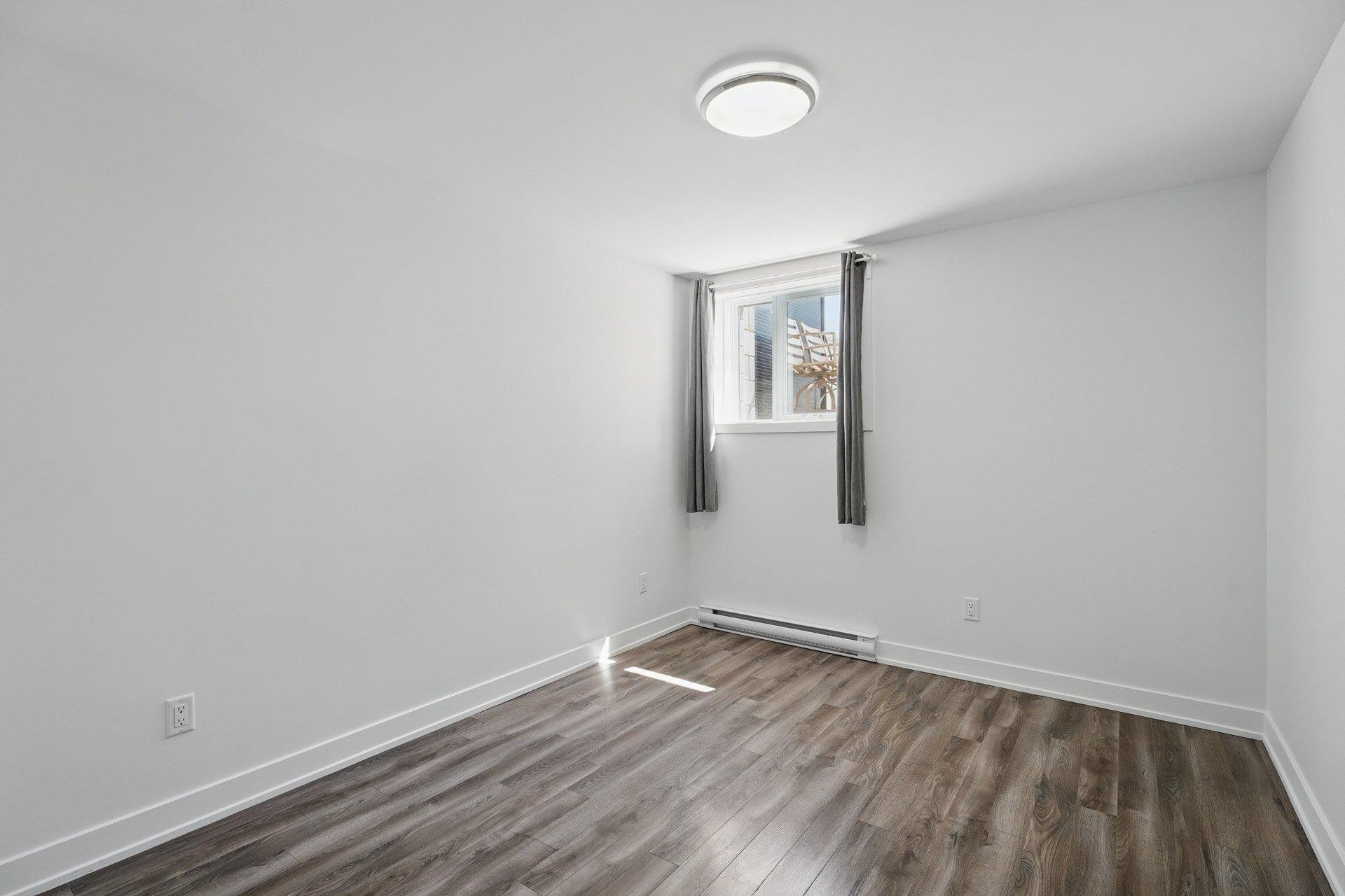 









185


Rue Nancy-Elliott

, 3,
Gatineau (Aylmer),




QC
J9H0K3

