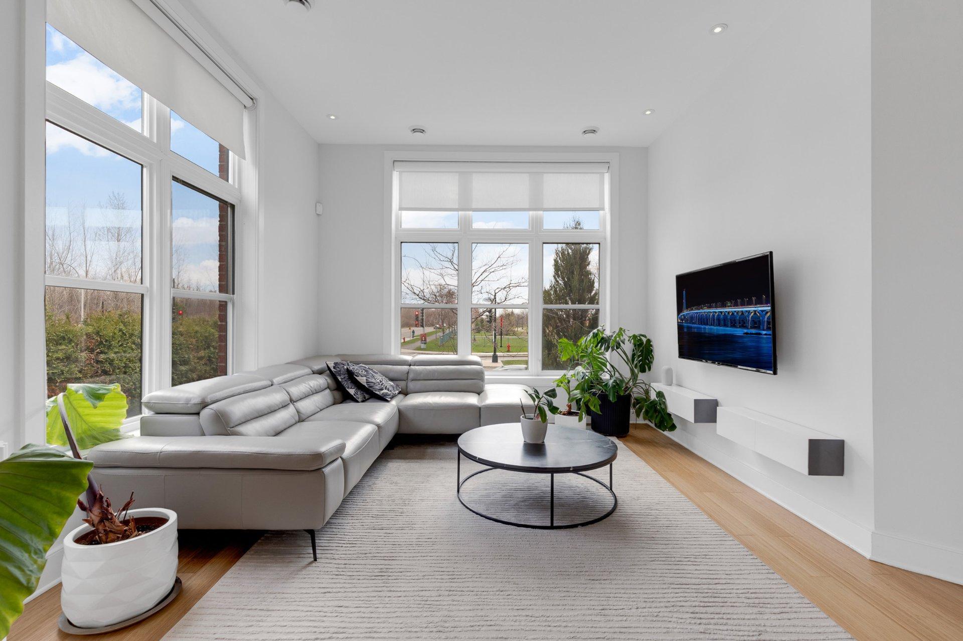 









13301


Boul. Cavendish

, 104,
Montréal (Saint-Laurent),




QC
H4R3N7


