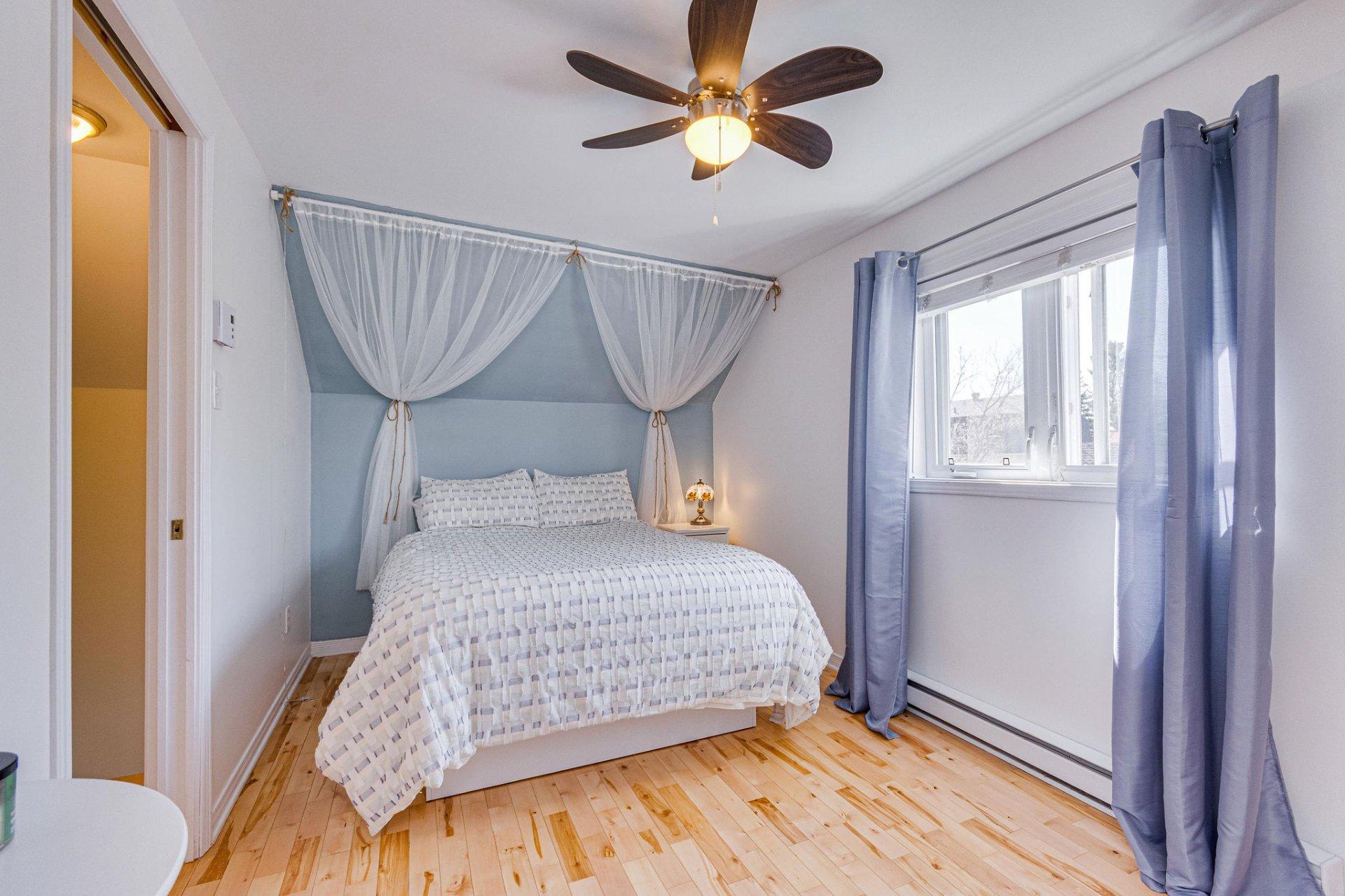









198


Rue Church

,
Gatineau (Buckingham),




QC
J8L1P8

