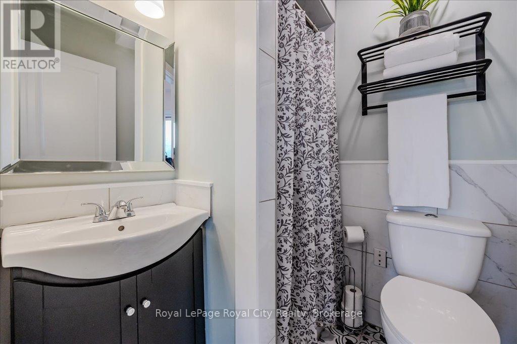 












23 - 100 CHESTER DRIVE

,
Cambridge,




Ontario
N1T0C8

