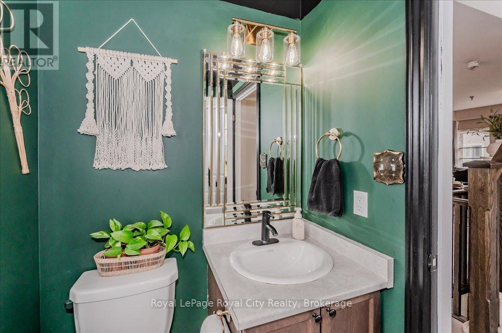 












23 - 100 CHESTER DRIVE

,
Cambridge,




Ontario
N1T0C8

