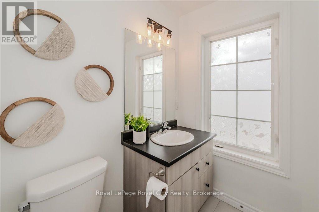 












23 - 100 CHESTER DRIVE

,
Cambridge,




Ontario
N1T0C8

