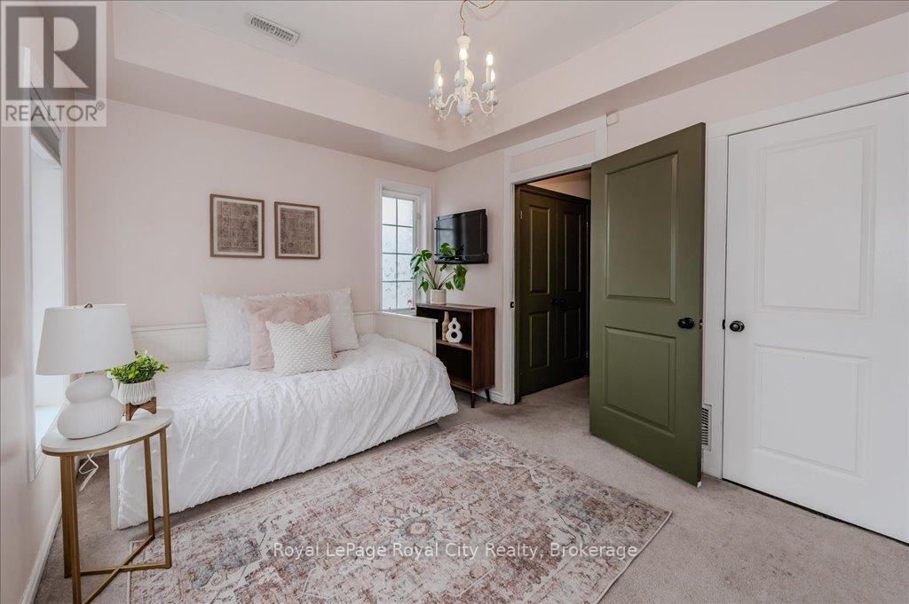 












23 - 100 CHESTER DRIVE

,
Cambridge,




Ontario
N1T0C8

