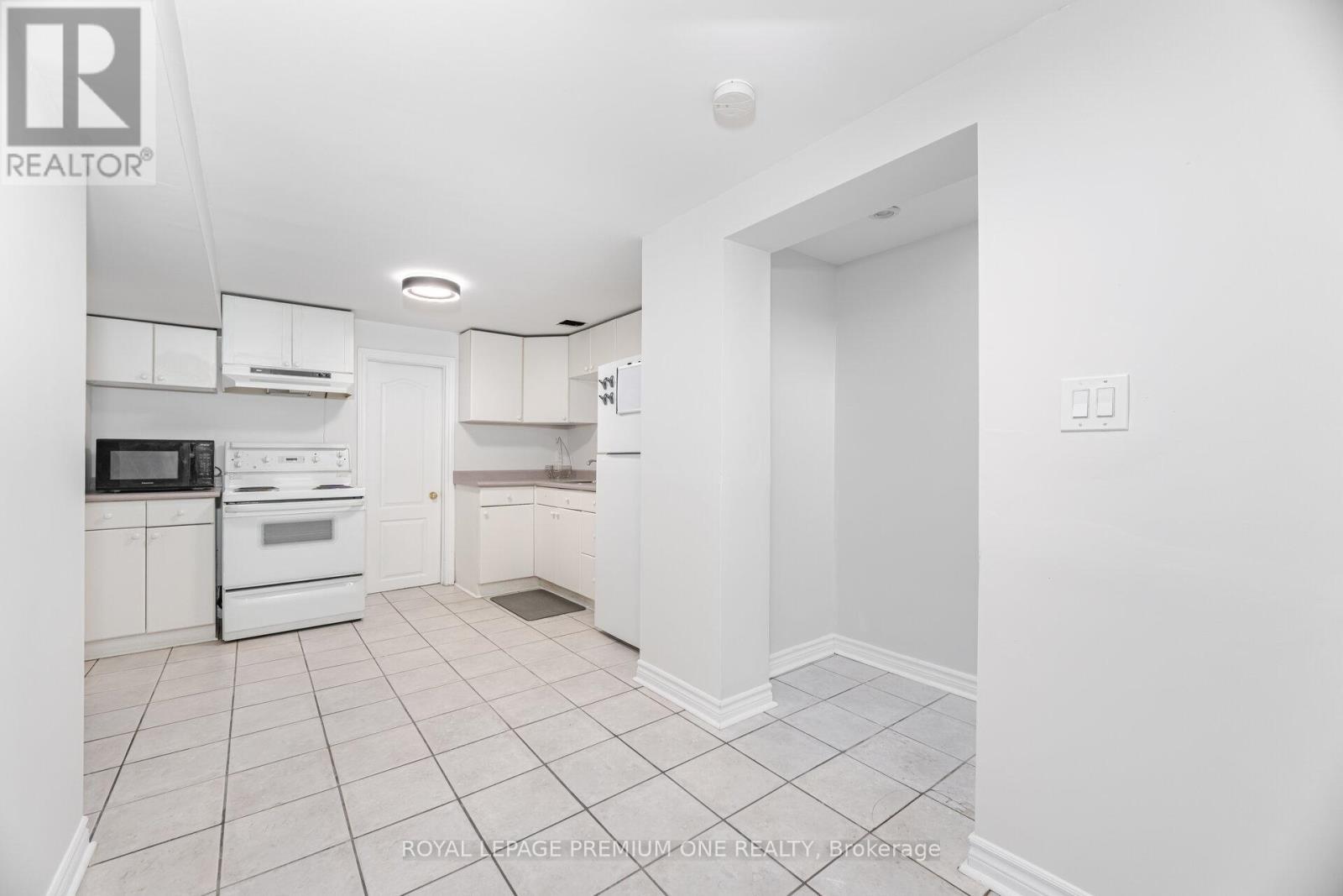 












BSMT - 7 BONNECHERE CRESCENT

,
Toronto,




Ontario
M1K4Y7

