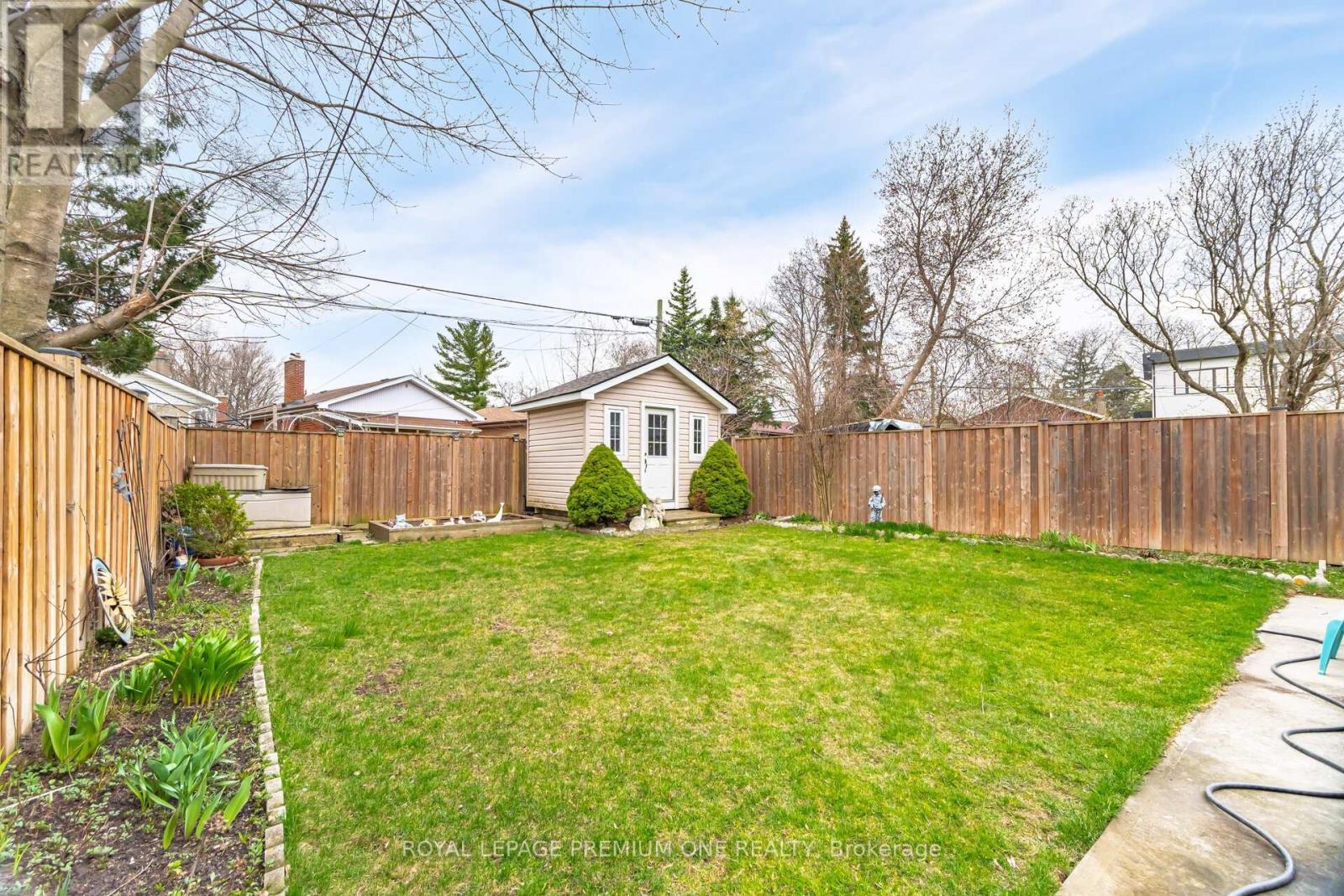 












BSMT - 7 BONNECHERE CRESCENT

,
Toronto,




Ontario
M1K4Y7

