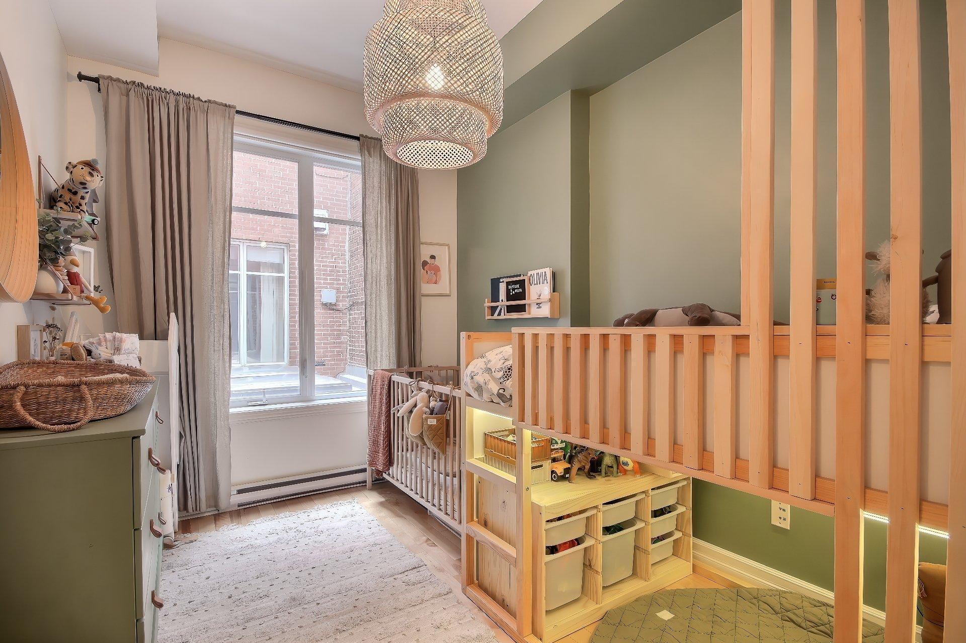









167


Rue Beaubien E.

, 2,
Montréal (Rosemont/La Petite-Patrie),




QC
H2S1R3

