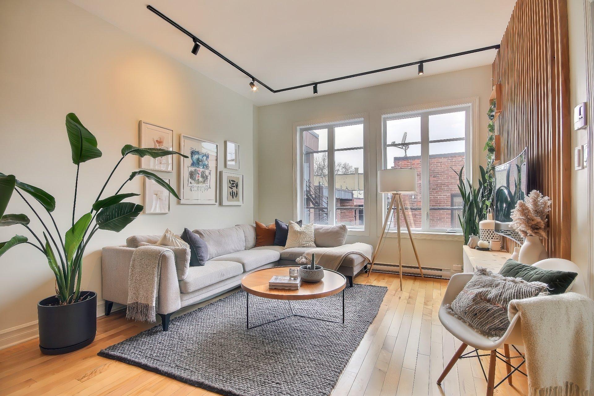 









167


Rue Beaubien E.

, 2,
Montréal (Rosemont/La Petite-Patrie),




QC
H2S1R3

