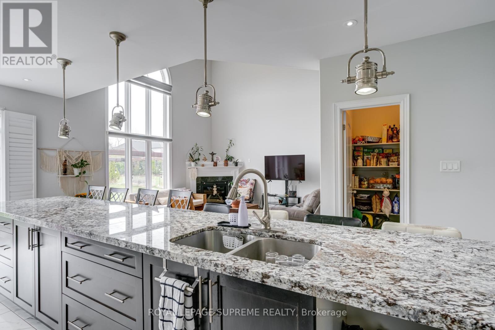 












1417 GILFORD ROAD

,
Innisfil,




Ontario
L0L1R0

