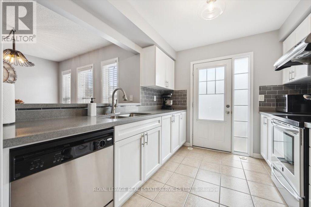 












922 BRASSARD CIRCLE

,
Milton,




Ontario
L9T8E3

