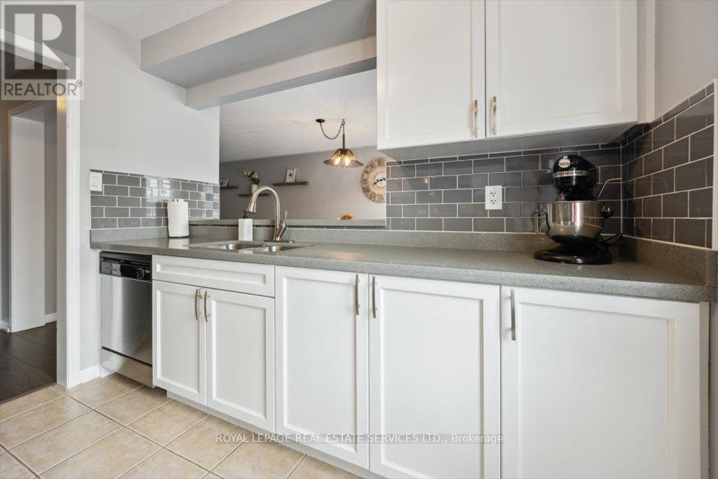 












922 BRASSARD CIRCLE

,
Milton,




Ontario
L9T8E3

