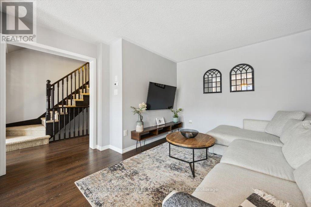 












922 BRASSARD CIRCLE

,
Milton,




Ontario
L9T8E3

