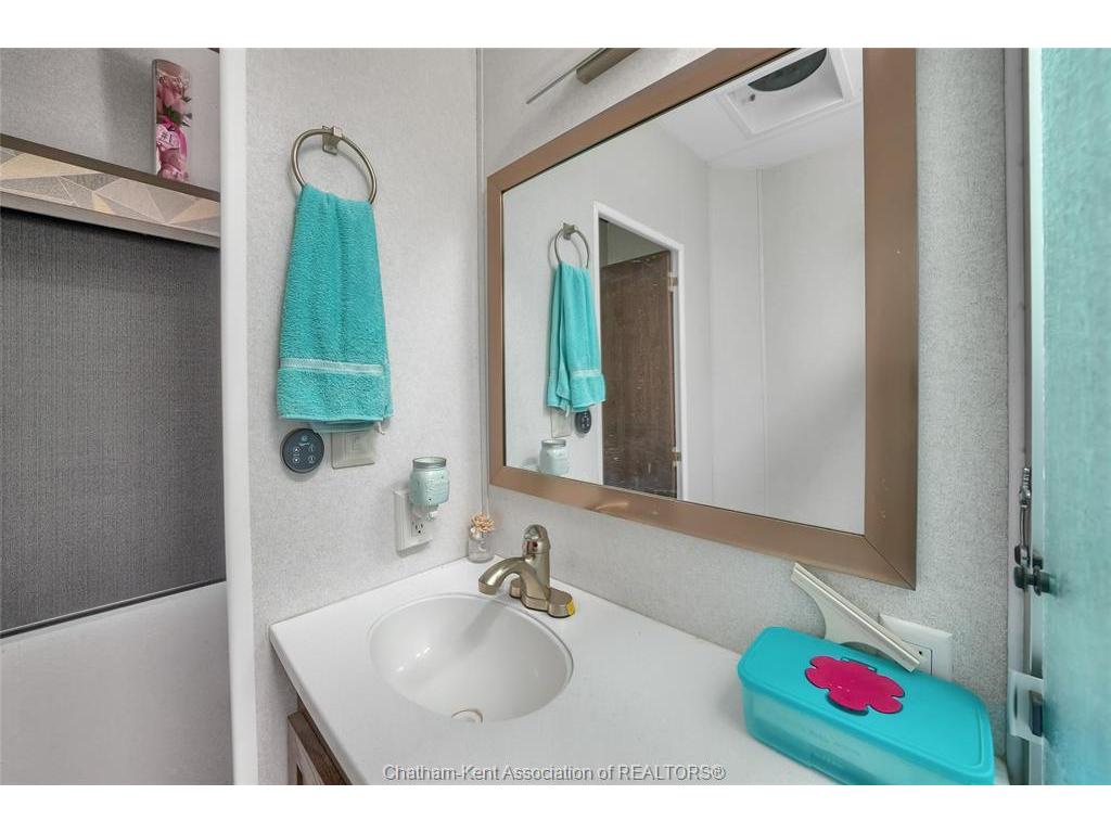 









21527


Gray

Line, 203,
Rodney,




ON
N0L 2C0

