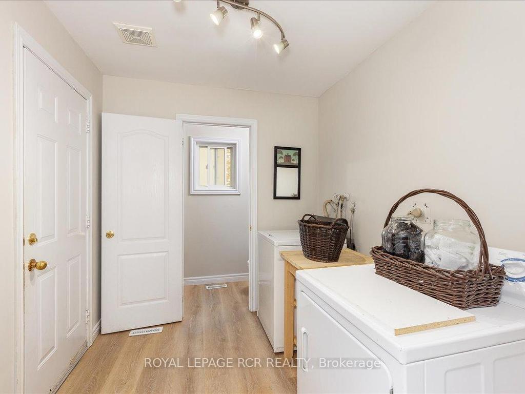









340


King

Street East,
East Gwillimbury,




ON
L0G 1M0

