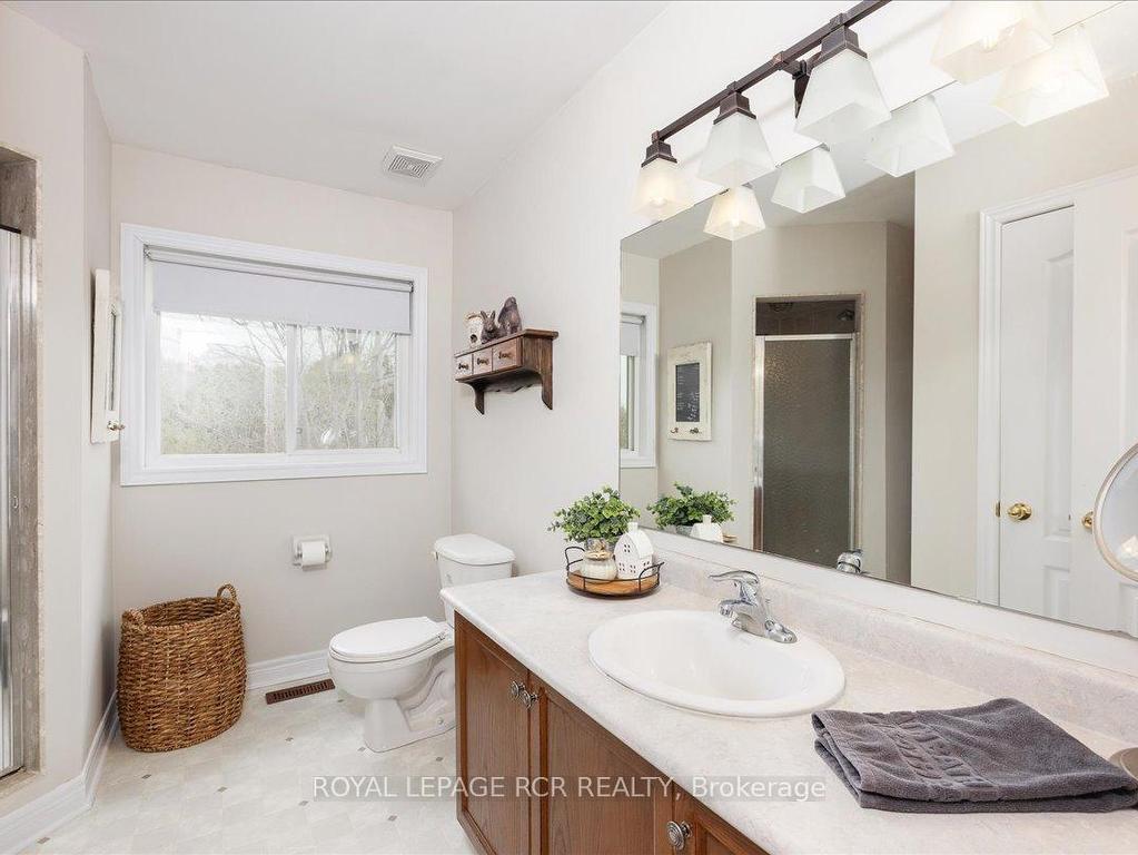 









340


King

Street East,
East Gwillimbury,




ON
L0G 1M0

